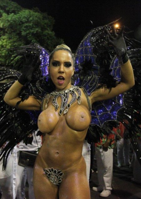 Бразильский карнавал голые