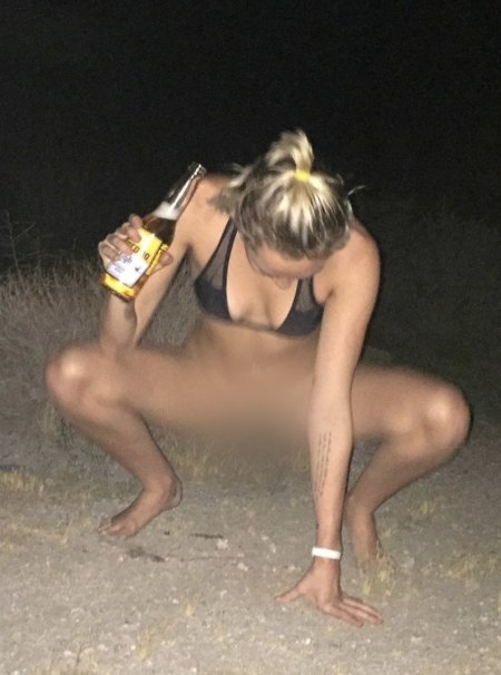 Случайные голые женщины