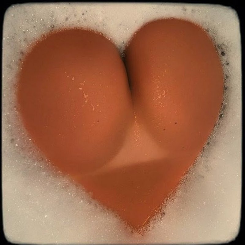 Попа в виде сердца