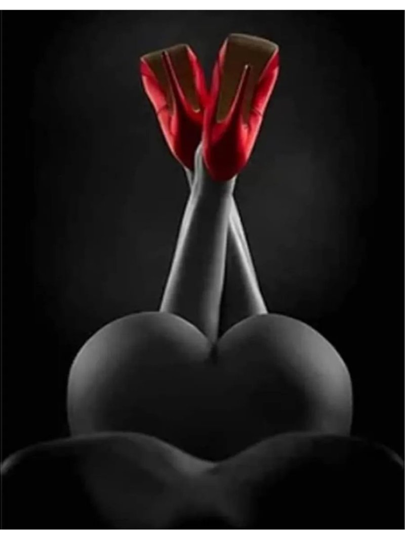 Попка сердечком