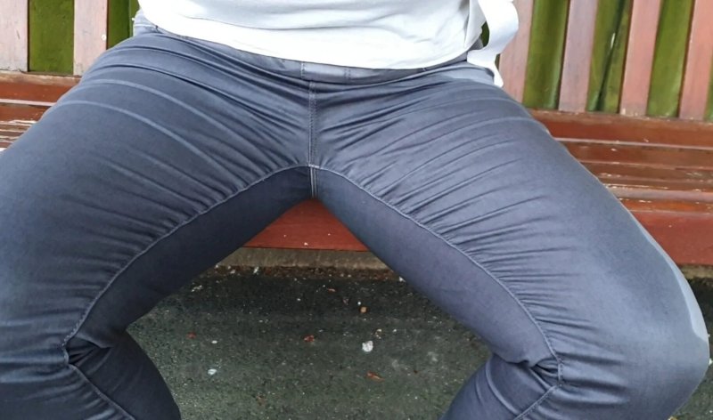 Piss in лосины