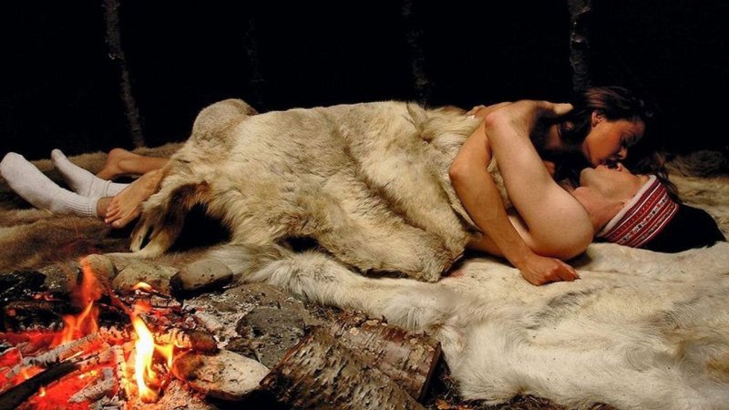 Голая Эскимоска в чуме