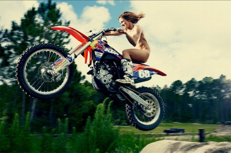 Мотокросс девушки