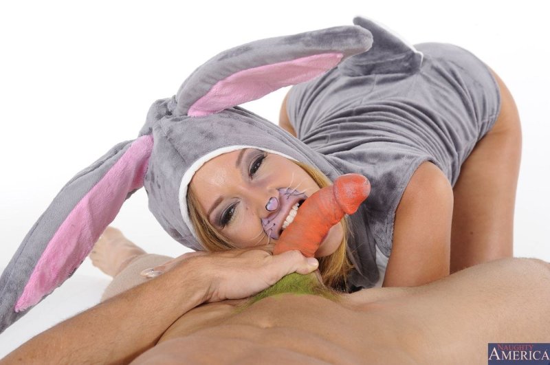 Ебля в костюме зайчика