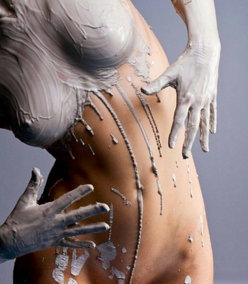 Эротическая фотосессия с красками