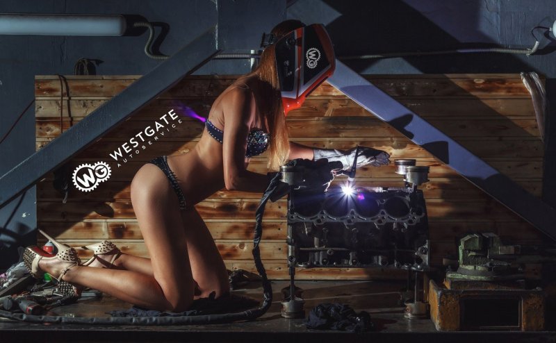 Голый сварщик