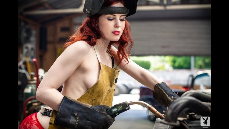 Харли Шнайдер сварщица