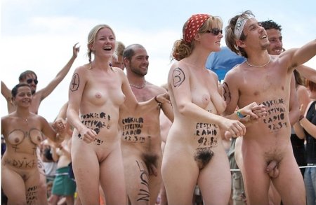 Голые женщины голые люди