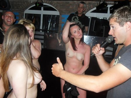Пьяные бабы в клубе