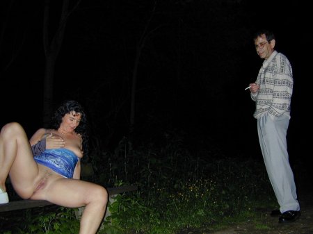 Голая ночью на улице частное