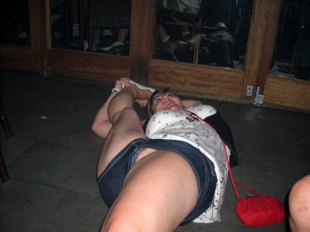 Пьяные женщины засветили