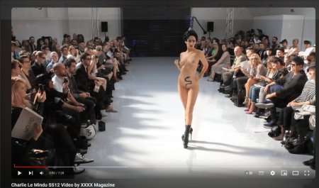 Совсем голый показ мод