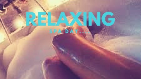 Ножки в ванне с пеной