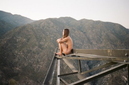 Девушки в путешествии ню