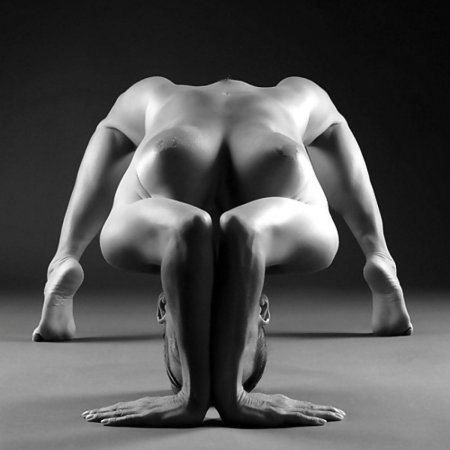 Линдси Сампер йога голая