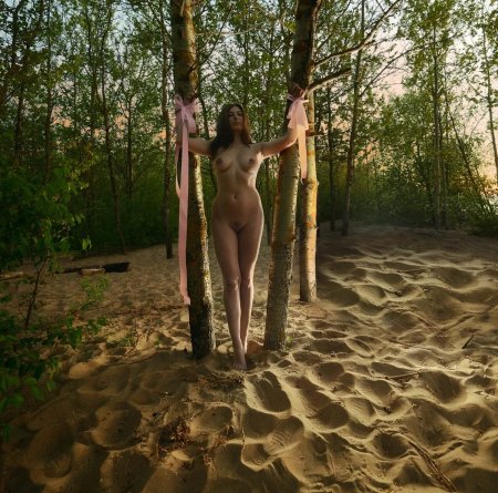 Сергей Тимощук в лесу ню