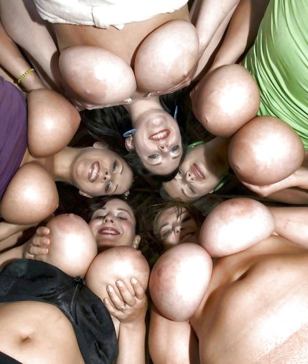 Много женщин с большими сиськами
