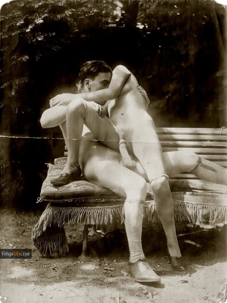 Первые эротические фото