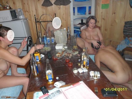 Голое застолье домашнее