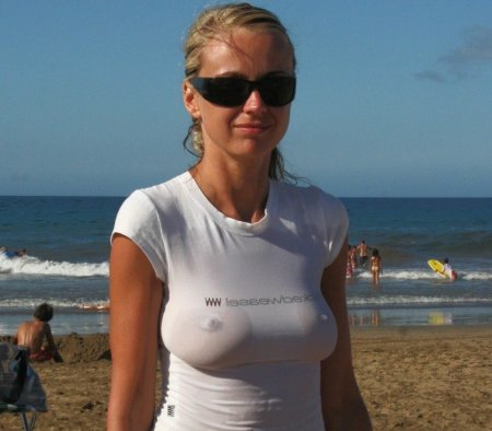 Торчащие соски в купальнике