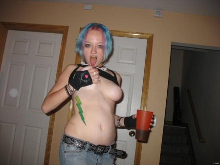 Неформалка ню домашние