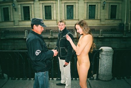 Уличные эротические фото
