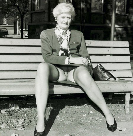 Старые немки без трусов