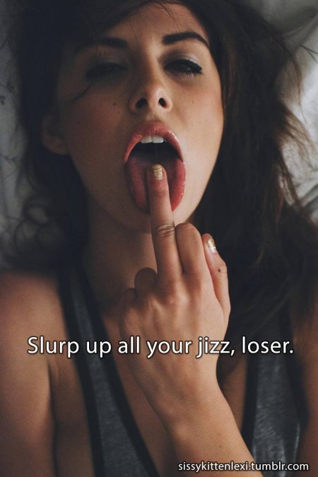 Девушка с высунутым языком