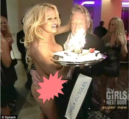 Памела Андерсон голая день рождения Хефнера