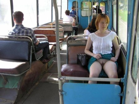 Без трусиков в транспорте