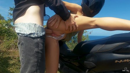 Девушки ебутся на мотоцикле