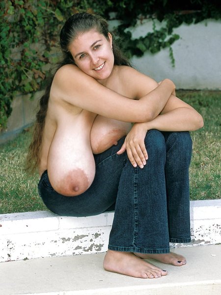 Висячие титьки тоже возбуждают