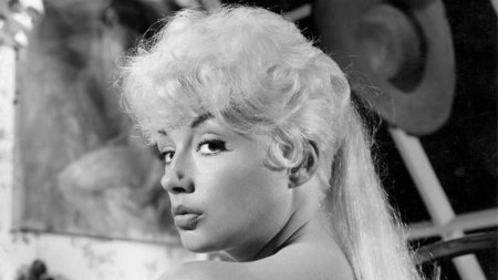 Девчонки голышом ретро