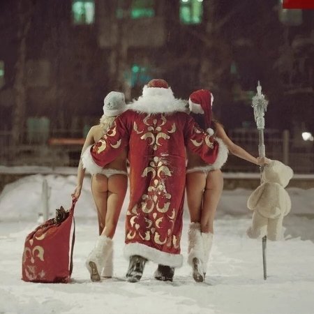 Дед Мороз со снегурочками