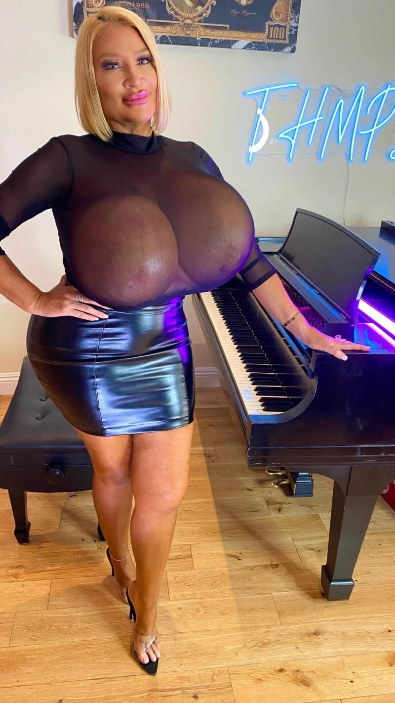 Аллегра Коул Allegra Cole топлес