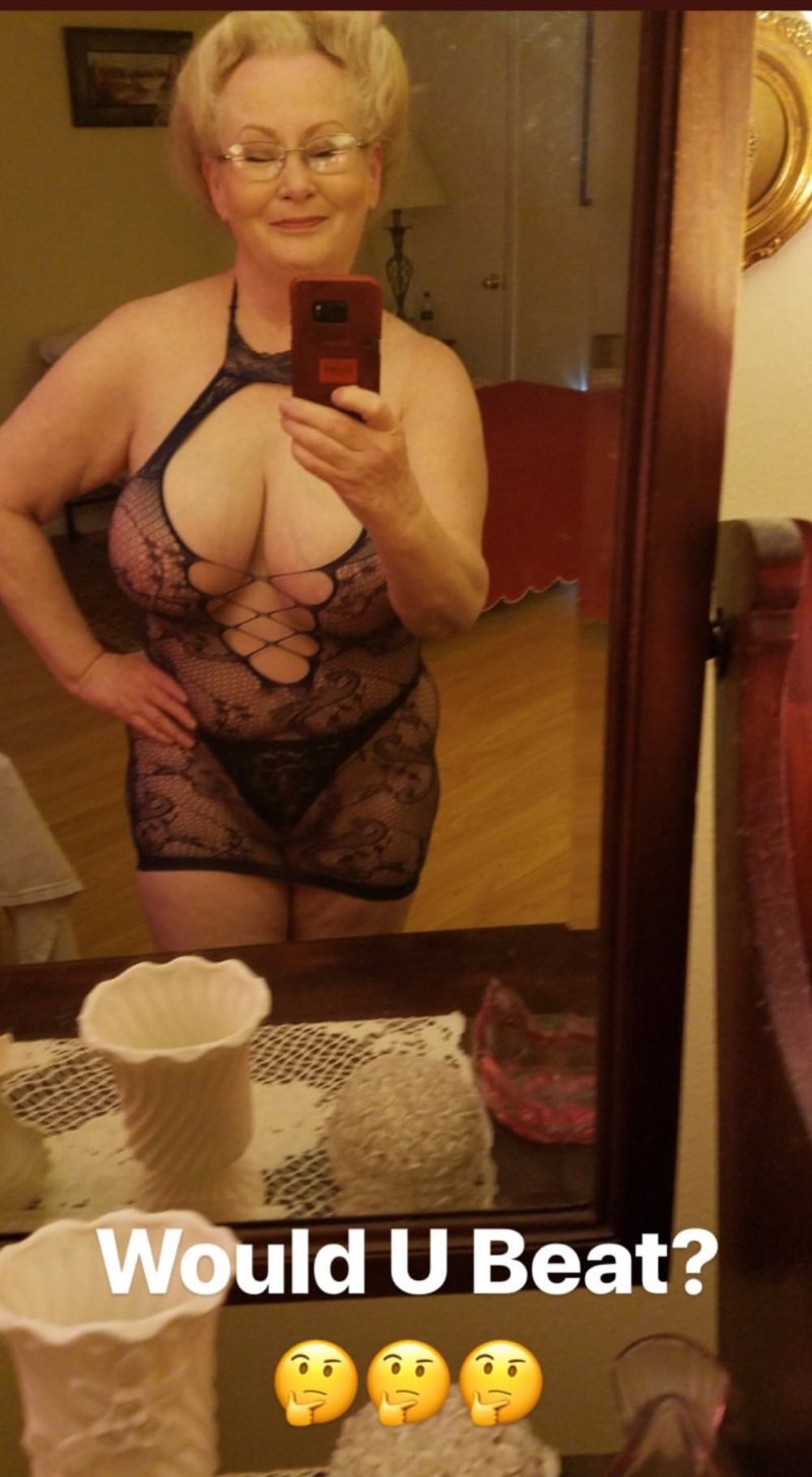 Старые сисястые селфи бабушек