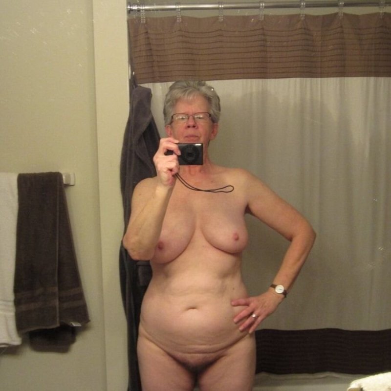 Пожилые женщины голые веб