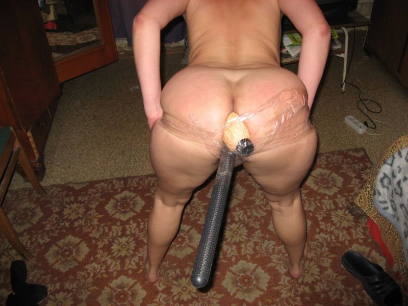 Толстые предметы в заднице