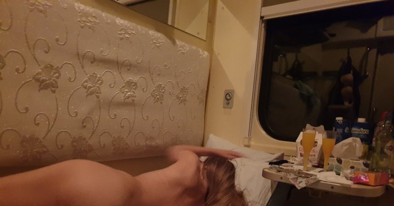 Девушка в плацкарте