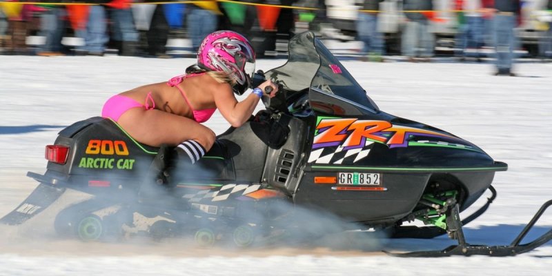 Snowmobile race