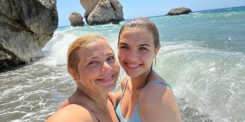 Ирина пегова с дочерью татьяной покоряет кипр