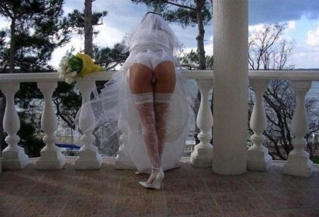 Невеста на свадьбе засветила