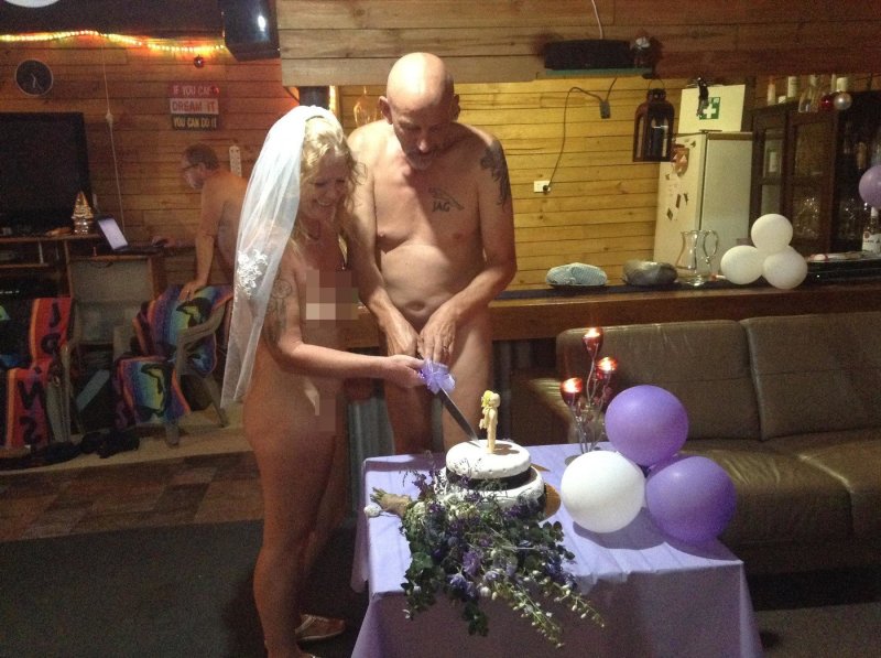 Голые свадьбы