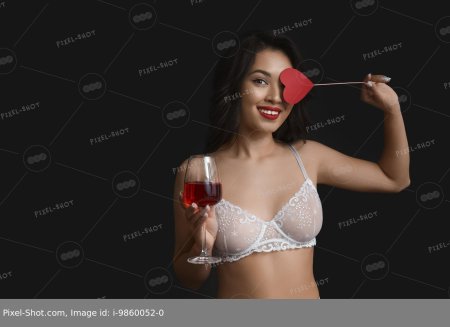Женщина в нижнем белье
