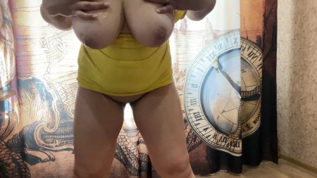Грудастая милфа